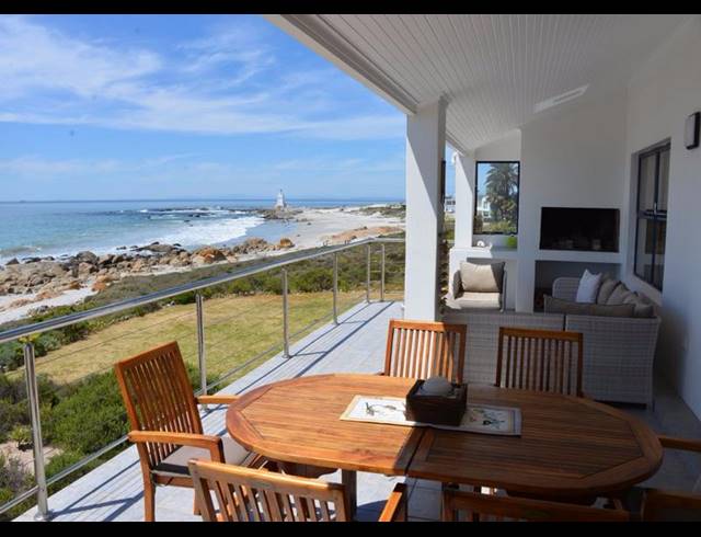 5 BEDROOM HOUSE FOR SALE IN SHELLEY POINT